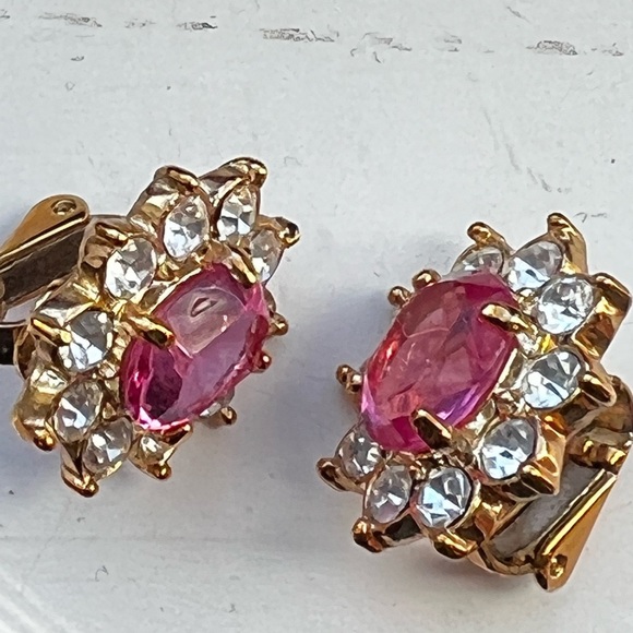 Pink rhinestone ear clips - Picture 4 of 9